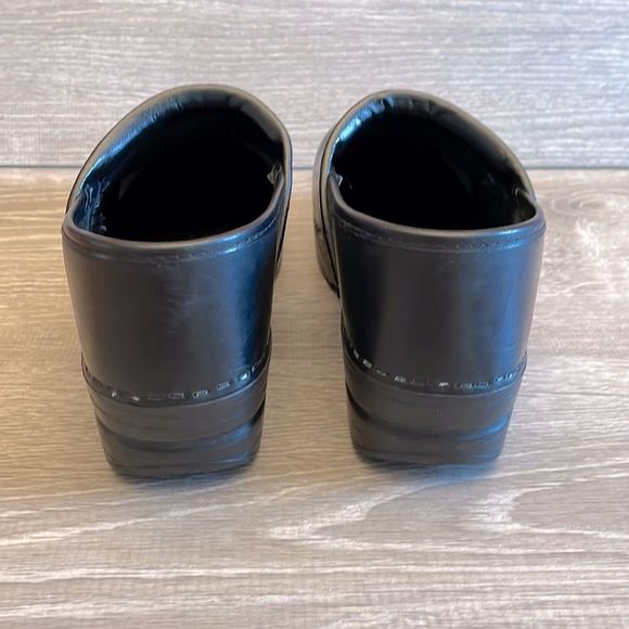 Dansko Professional Black Box Leather Clogs Women’s Size 8.5-9/EU 39 - Picture 4 of 10
